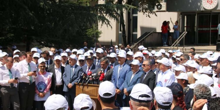 Çalışma Bakanlığı Önünde, Müzakere Edilebilir Bir Teklif İstedik!