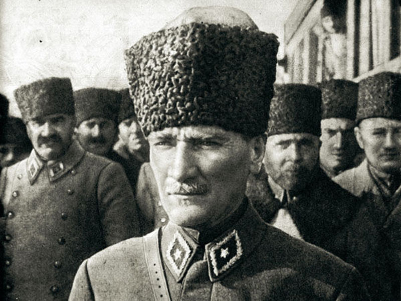 Atatürk’ten Rahatsız Olmak Demek; Türk Devletinden Rahatsız Olmak Demektir!