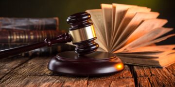 Yüksek Lisans ve Doktora Yapan Yönetici  ve Öğretmenlere Ek Ders Ücretinin Artırımlı Ödenmesi Talepli Dava Açtık