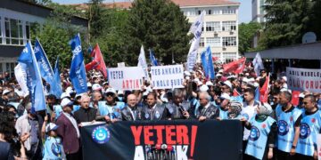 81 İlde İş Bıraktık!İl Milli Eğitim Müdürlükleri Önünde Şiddeti Protesto Ettik!