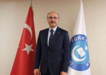 AKADEMİSYENLERİMİZİ BİLİM ÜRETMEYE KÜSTÜRMEYİN! 