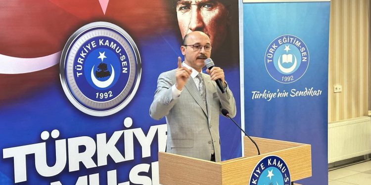 EK ZAM MEMURA NEFES ALDIRIR!