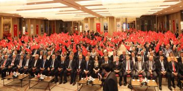 TÜRK MEMURUNUN GÜR SESİ TÜRKİYE KAMU-SEN 33 YAŞINDA