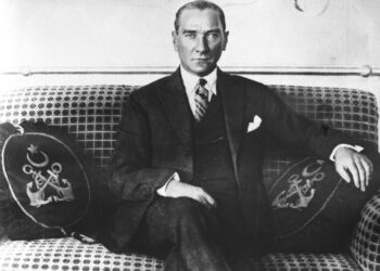 Atatürk Sevgisi Turnusol Kağıdıdır!