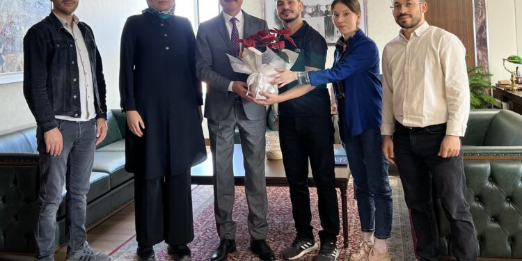 Atama Bekleyen Öğretmenler Genel Başkan Talip Geylan’ı Ziyaret Etti.