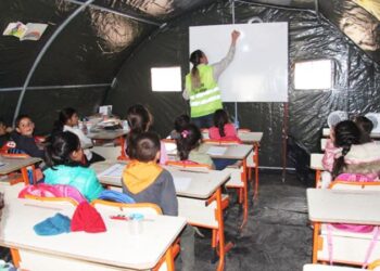 Deprem Bölgesindeki Norm Kadro Fazlası Öğretmenlerin Re’sen Atamaları 1 Yıl Ertelenmelidir.