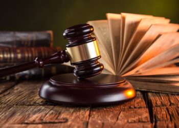 Yüksek Lisans ve Doktora Yapan Yönetici  ve Öğretmenlere Ek Ders Ücretinin Artırımlı Ödenmesi Talepli Dava Açtık