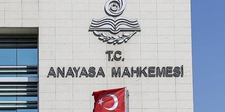 ANAYASA MAHKEMESİNDEN SENDİKAL HAKLAR ADINA EMSAL KARAR