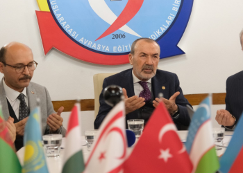 Türk Eğitim Sen Türkmen Gençlerin Umudu Oldu: Türk Eğitim-Sen’den Türkmeneli’ne Eğitim Köprüsü