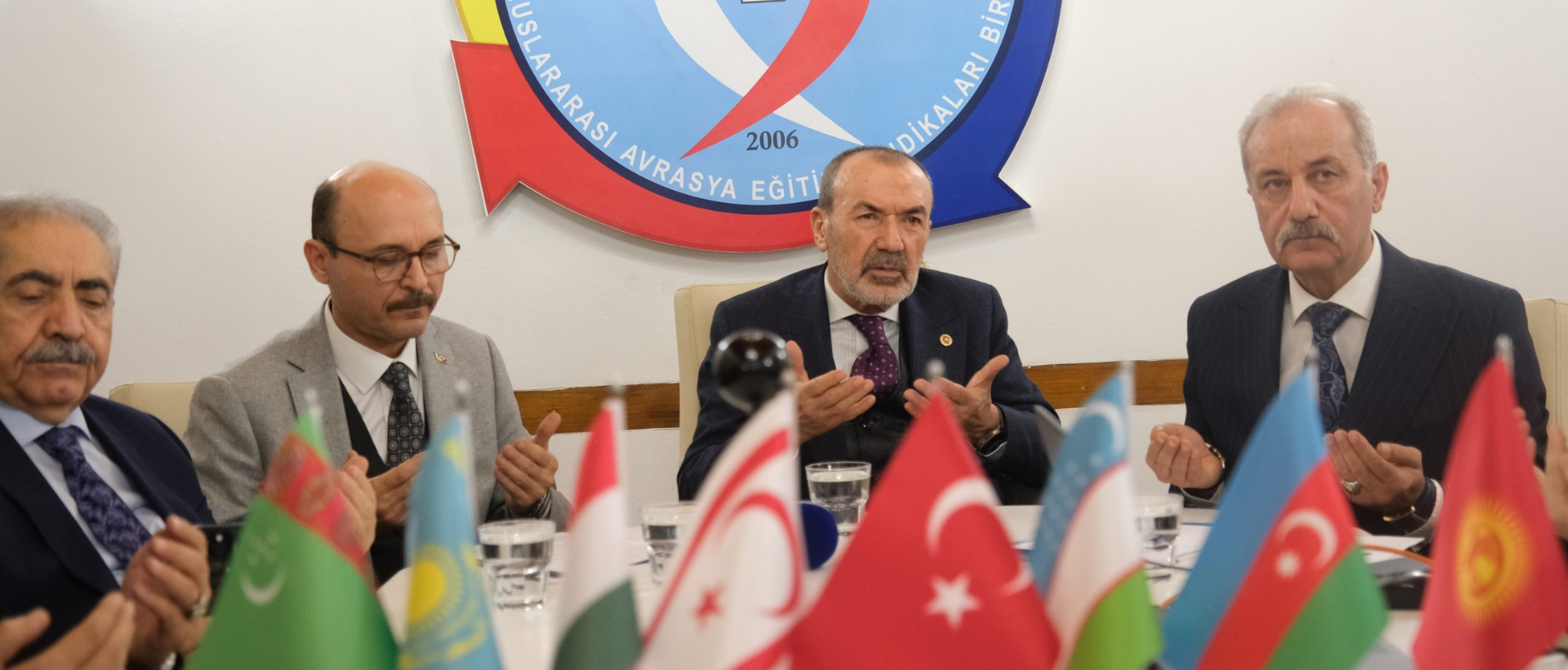 Türk Eğitim Sen Türkmen Gençlerin Umudu Oldu: Türk Eğitim-Sen’den Türkmeneli’ne Eğitim Köprüsü