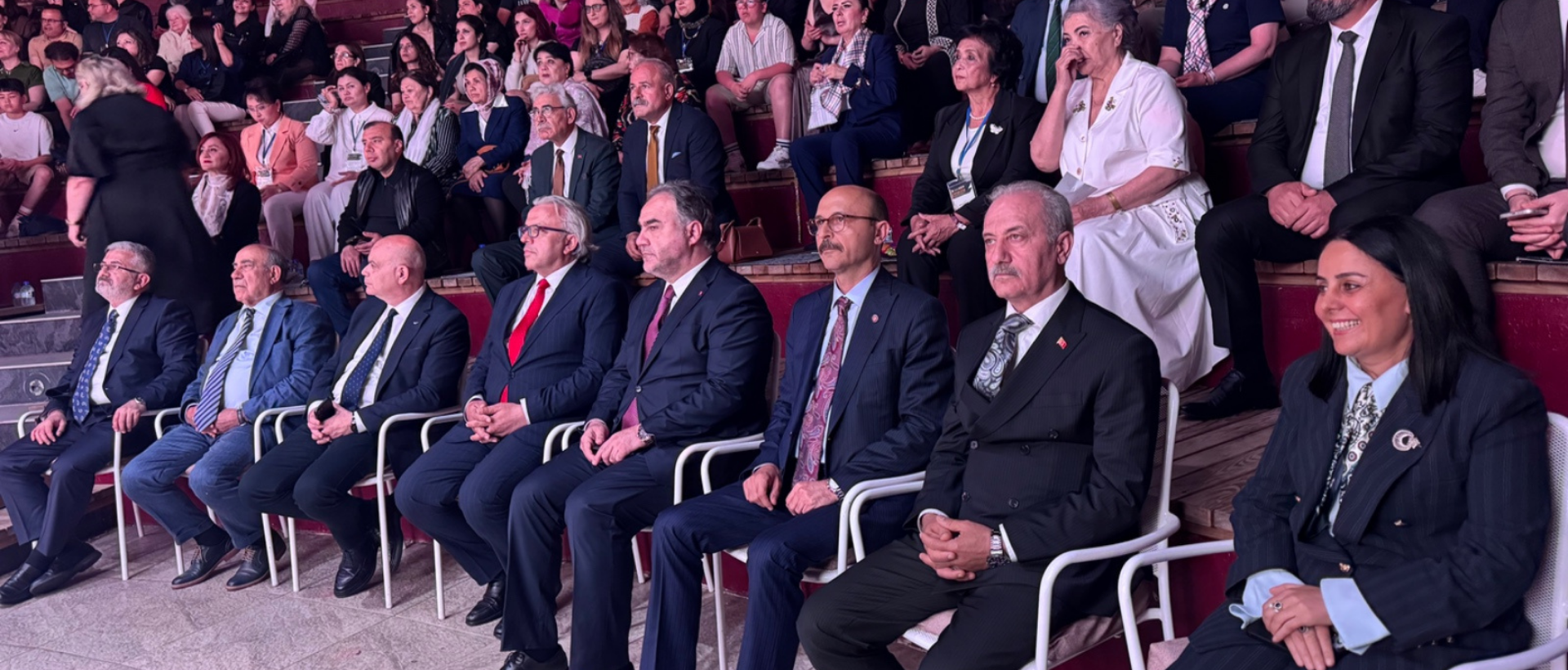 EYUDER’DEN UAESEB’E ALTIN MEŞALE ÖDÜLÜ UAESEB “YILIN SİVİL TOPLUM KURULUŞU”ÖDÜLÜNE LAYIK GÖRÜLDÜ.